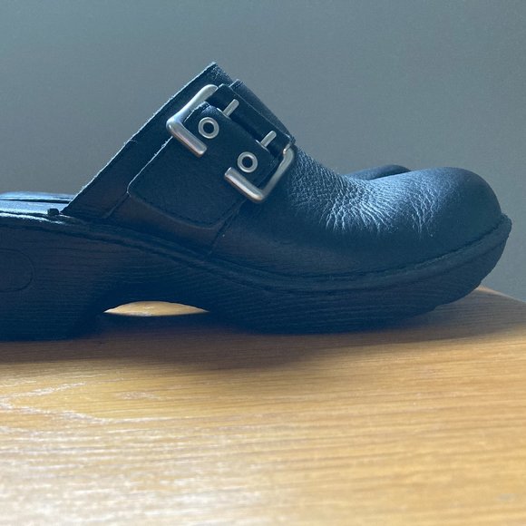 Born Clogs - Picture 2 of 8